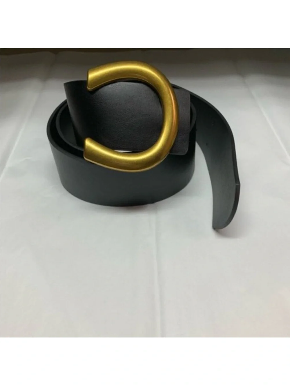 NWT Vici Horseshoe Wide Gold Buckle Belt